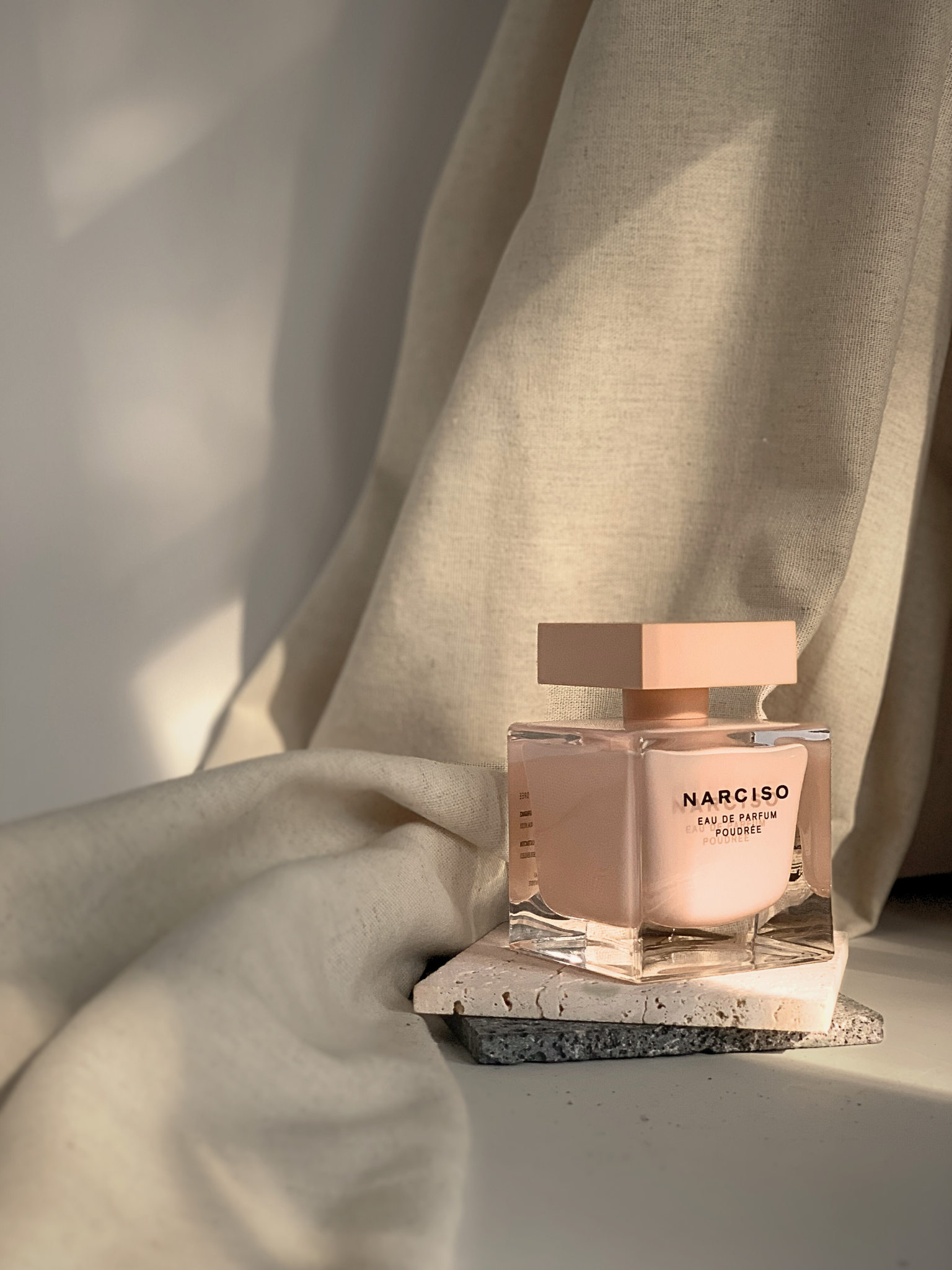 [MINI NỮ] NƯỚC HOA NARCISO RODRIGUEZ POUDRÉE – VẺ ĐẸP MANG MÙI PHẤN